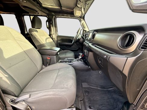 Used 2019 Jeep Wrangler Unlimited Sport S image 13