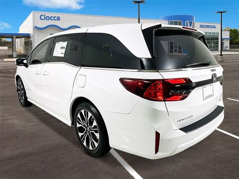 New 2026 Honda Odyssey Elite image 3