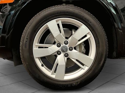 Used 2019 Audi Q5 2.0T Premium w/ Convenience Package image 11