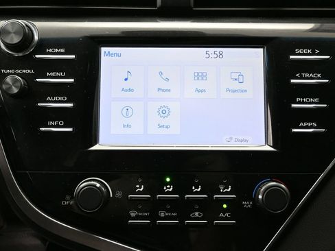 Used 2018 Toyota Camry LE FWD image 22