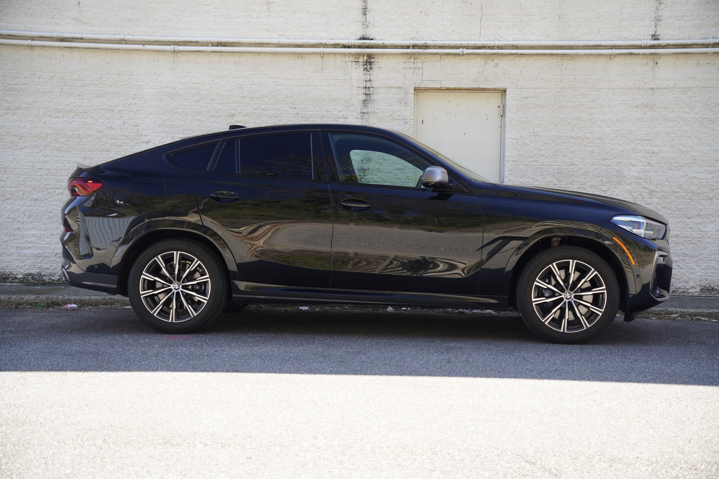 Used 2021 BMW X6 M50i w/ Premium Package AWD/4WD image 8