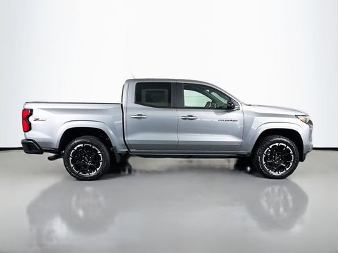 Used 2026 Chevrolet Colorado Z71 w/ Technology Package AWD/4WD image 9