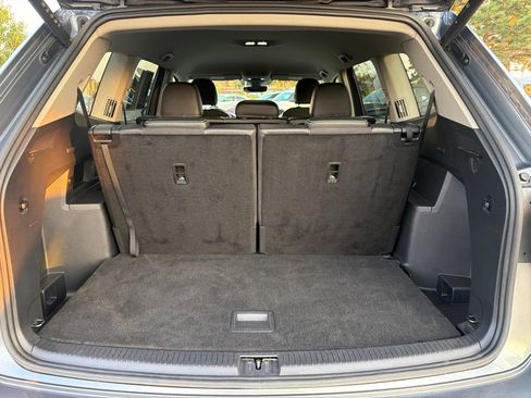 Used 2025 Volkswagen Atlas SE AWD/4WD image 17