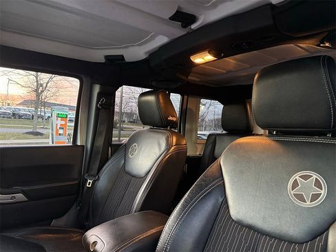 Used 2013 Jeep Wrangler Unlimited Freedom Edition image 16