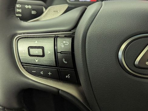 Used 2025 Lexus ES 300h Ultra Luxury w/ Accessory Package (Z1) image 7