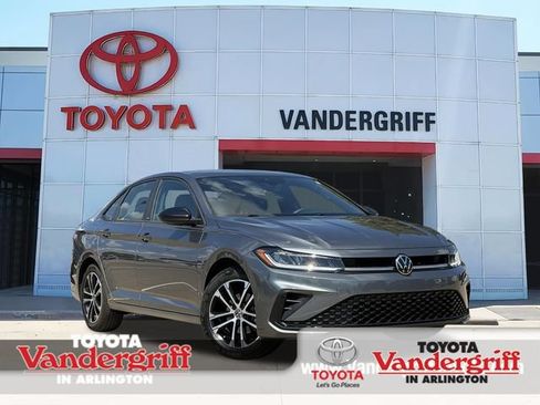 Used 2025 Volkswagen Jetta Sport FWD image 1