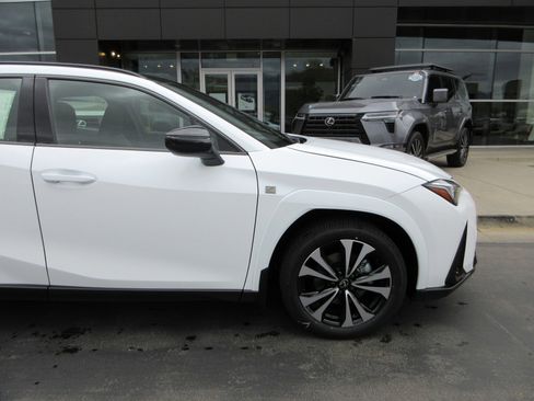 New 2026 Lexus UX 300h AWD image 13