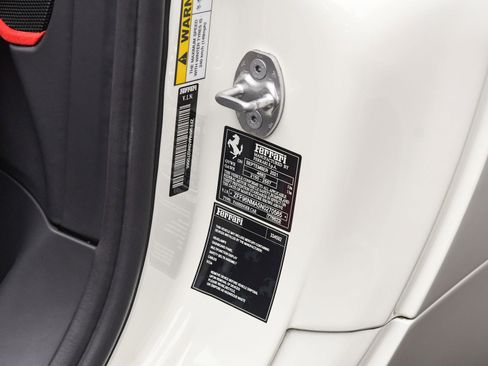 Used 2022 Ferrari SF90 Spider image 64