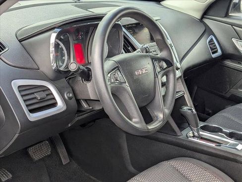 Used 2017 GMC Terrain SLE image 9