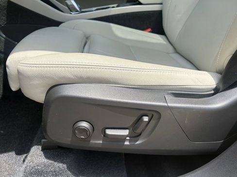 Used 2025 Volvo XC40 B5 Ultra w/ Protection Package Premier AWD/4WD image 13