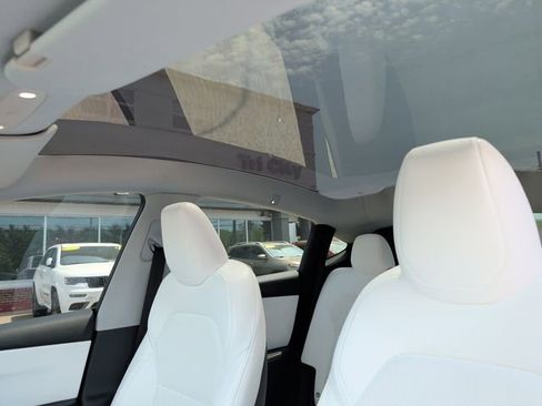 Used 2026 Tesla Model Y AWD image 24