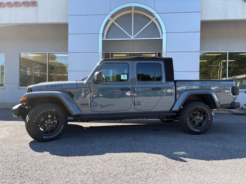 Certified 2025 Jeep Gladiator Mojave AWD/4WD image 2