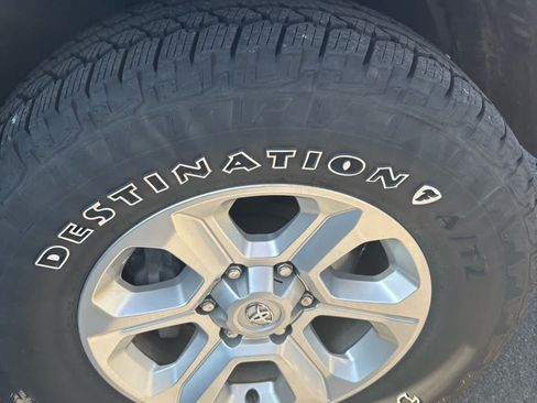 Used 2022 Toyota 4Runner SR5 Premium w/ Moonroof Package AWD/4WD image 3