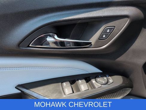 Used 2025 Chevrolet Trax LT w/ LT Convenience Package FWD image 23