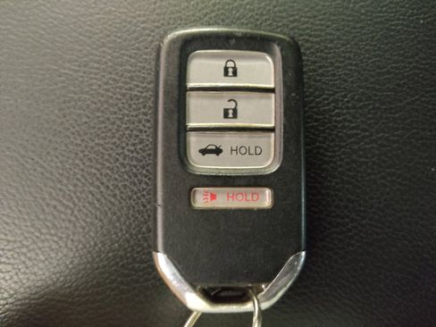 Used 2018 Honda Accord Sport image 32