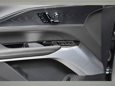 New 2026 Cadillac Lyriq V image 27