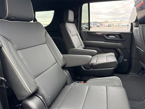 New 2026 GMC Yukon XL Elevation image 38