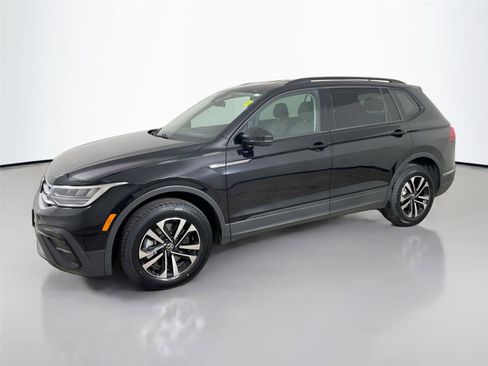 Used 2024 Volkswagen Tiguan S image 8