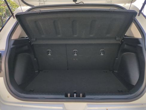 Used 2025 Hyundai Venue SEL FWD image 28