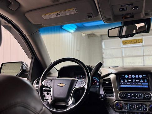 Used 2019 Chevrolet Suburban Premier w/ Premier Plus Edition AWD/4WD image 22