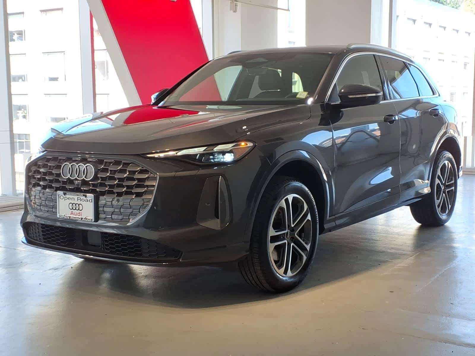 Certified 2025 Audi Q5 Premium w/ Convenience Package AWD/4WD image 1