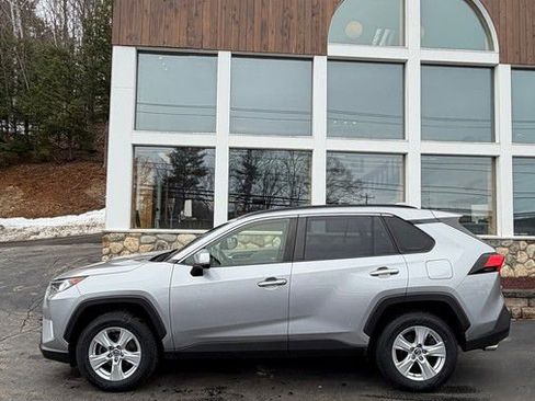 Used 2019 Toyota RAV4 XLE w/ Convenience Package image 29