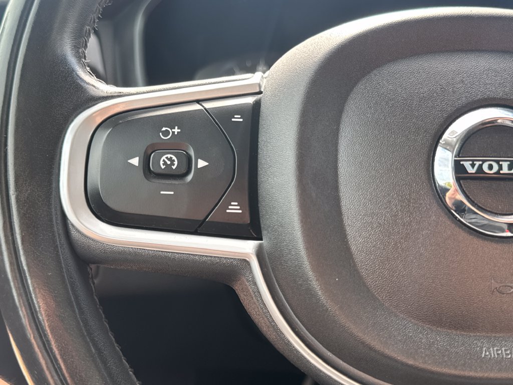 Used 2019 Volvo XC60 T5 Momentum w/ Protection Package Premier AWD/4WD image 20
