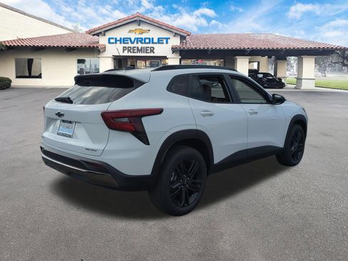 New 2026 Chevrolet Trax ACTIV w/ Sunroof Package FWD image 8