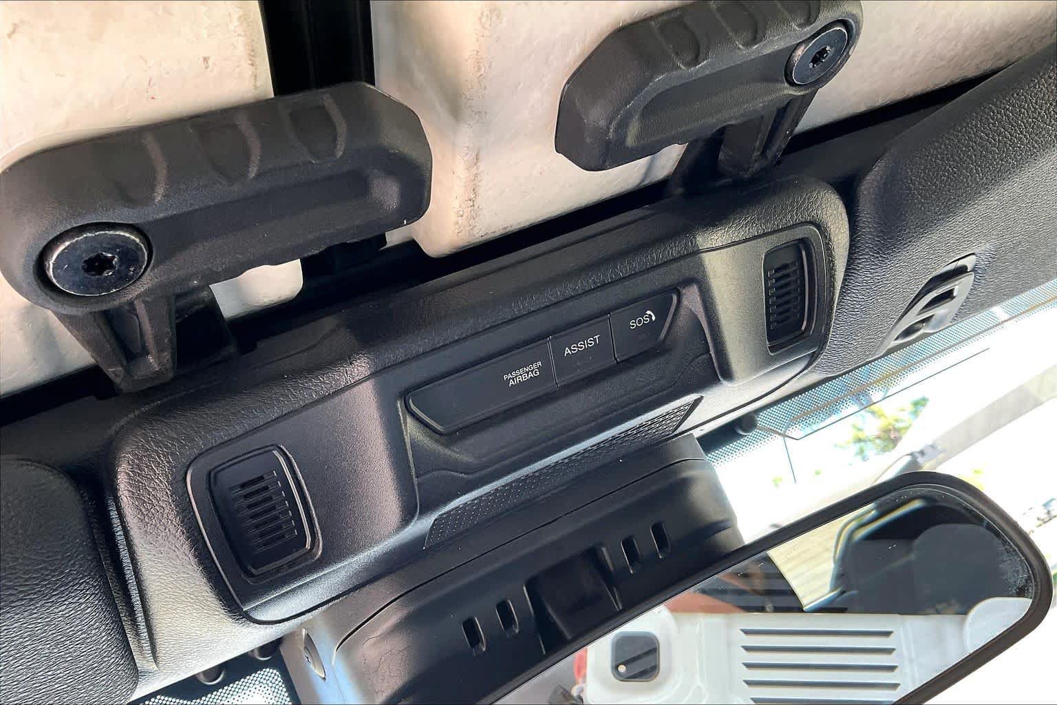 Used 2024 Jeep Wrangler Unlimited Sahara AWD/4WD image 32