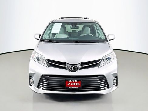 Used 2020 Toyota Sienna XLE image 8