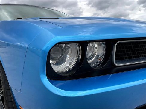 Used 2010 Dodge Challenger SRT8 w/ SRT Option Group II RWD image 32