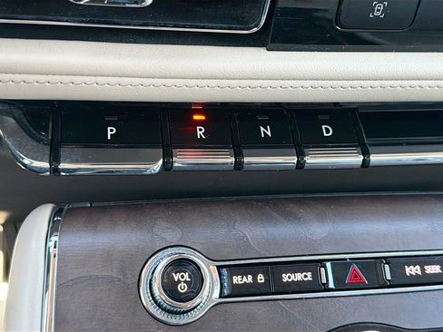 Used 2020 Lincoln Aviator Reserve w/ Equipment Group 201A image 16