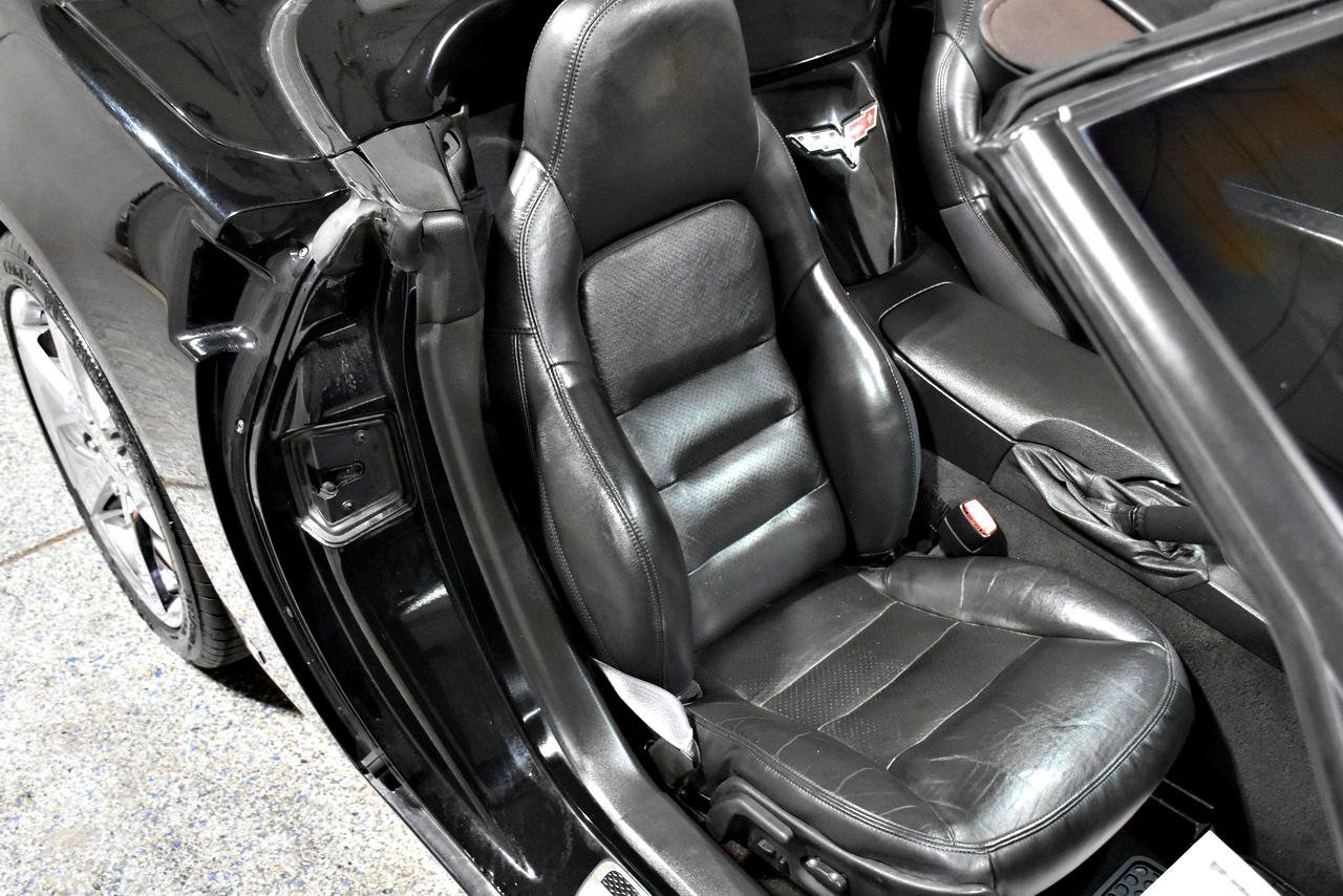 Used 2009 Chevrolet Corvette Convertible w/ Preferred Equipment Group RWD image 21
