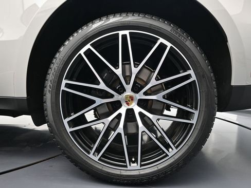 Used 2026 Porsche Macan image 26