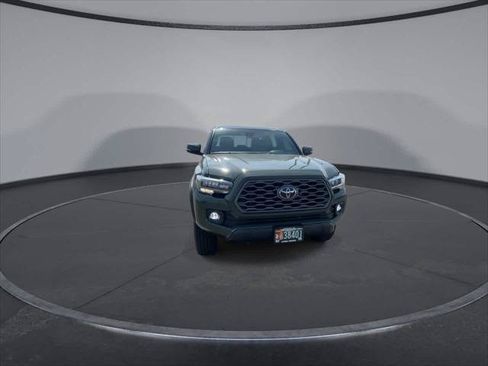Certified 2021 Toyota Tacoma TRD Off-Road w/ TRD Premium Off Road Package AWD/4WD image 3
