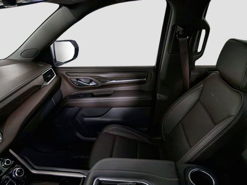 Used 2024 GMC Yukon Denali AWD/4WD image 24