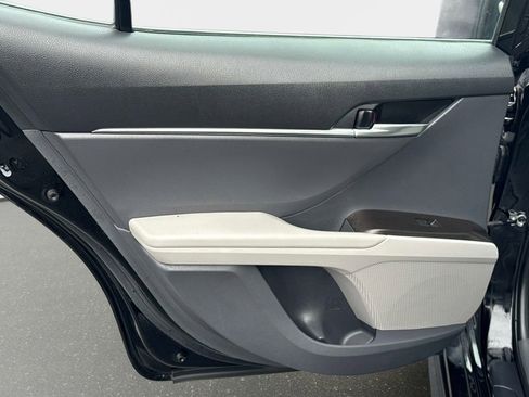 Used 2024 Toyota Camry SE image 22