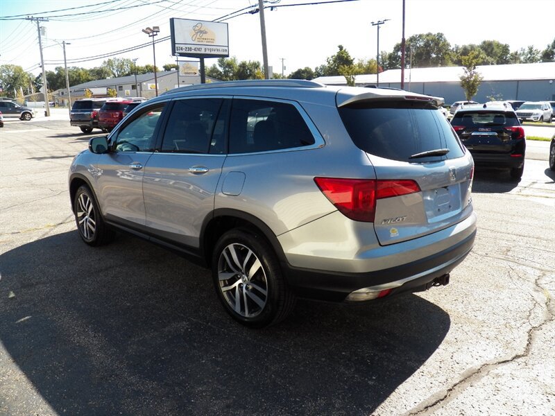 Used 2017 Honda Pilot Elite image 3