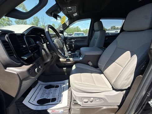 Certified 2024 Chevrolet Silverado 1500 LT Trail Boss w/ Convenience Package II AWD/4WD image 18