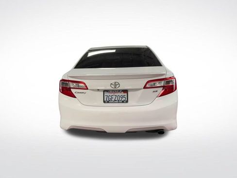 Used 2014 Toyota Camry SE FWD image 9