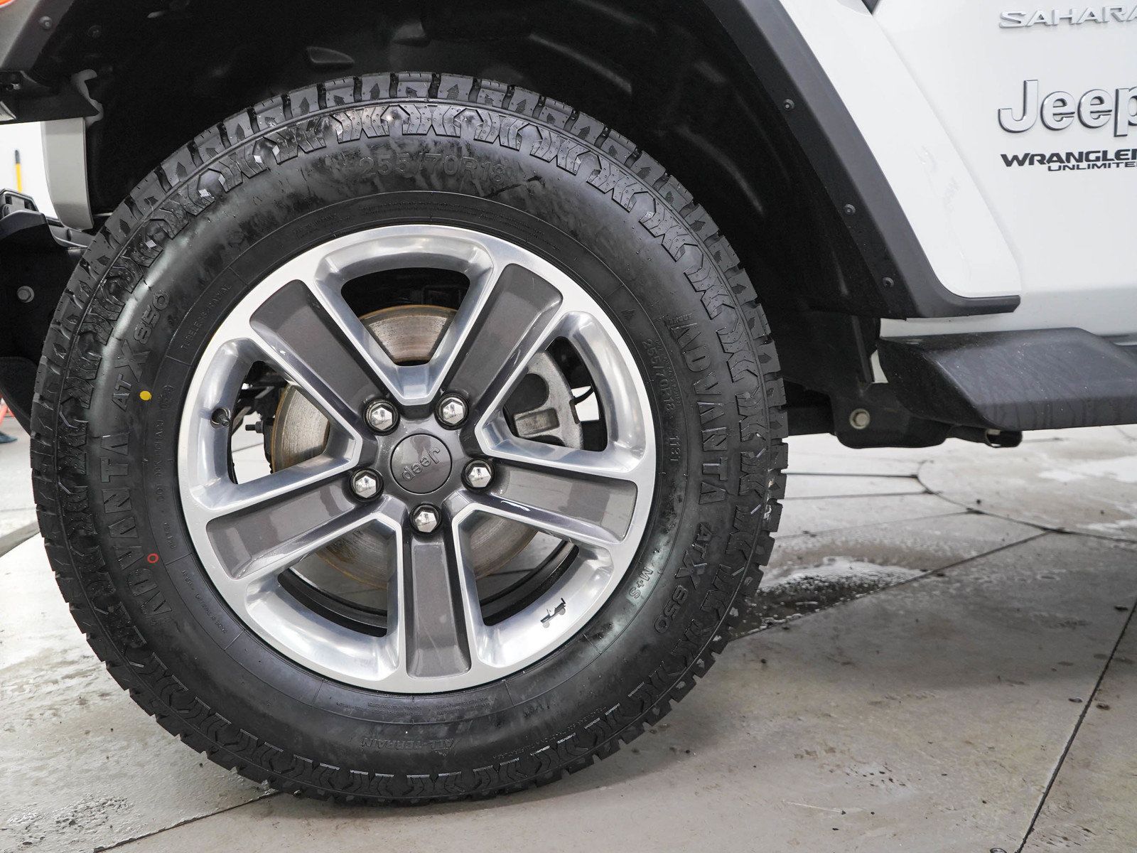 Used 2019 Jeep Wrangler Unlimited Sahara w/ Uconnect 4C Nav & Sound Group AWD/4WD image 28