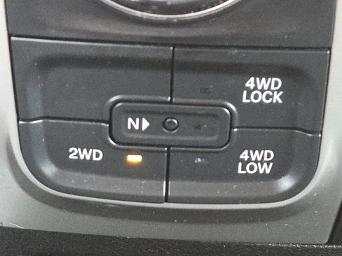 Used 2019 RAM 1500 Classic SLT image 6