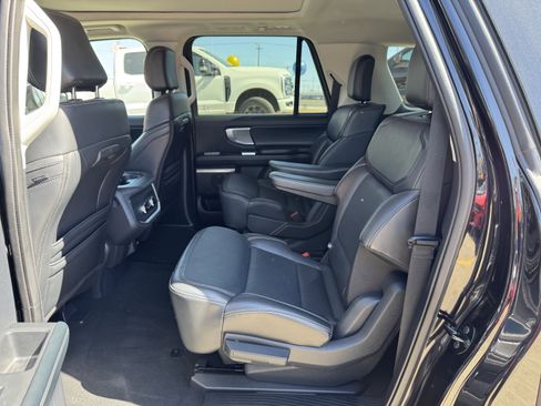 Used 2025 Ford Expedition Max Platinum image 13