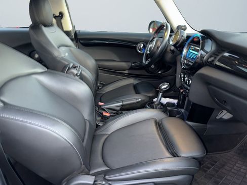 Used 2019 MINI Cooper S w/ Premium Package image 15