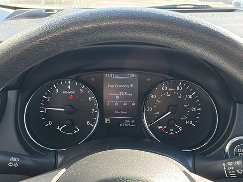 Used 2018 Nissan Rogue Sport SV image 17