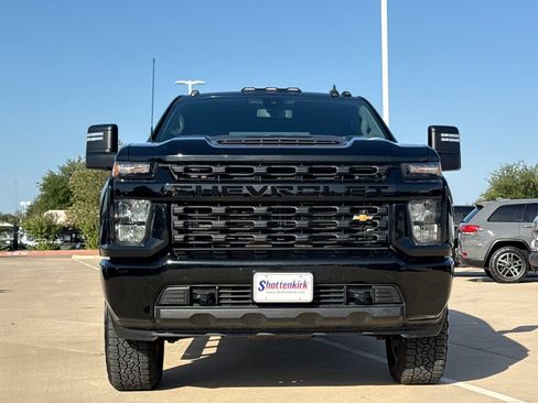 Used 2022 Chevrolet Silverado 2500 Custom w/ Custom Value Package AWD/4WD image 2