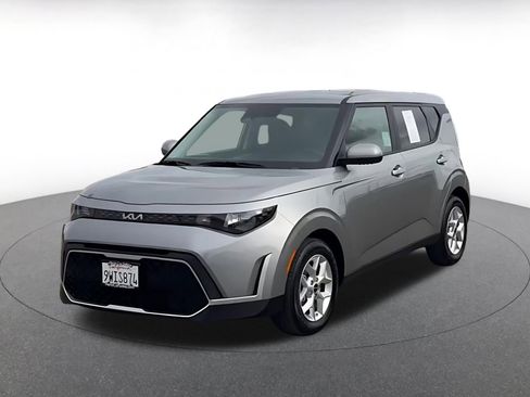 Used 2025 Kia Soul LX w/ LX Technology Package image 7