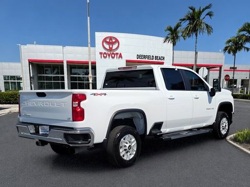 Used 2025 Chevrolet Silverado 2500 LT w/ Convenience Package AWD/4WD image 4