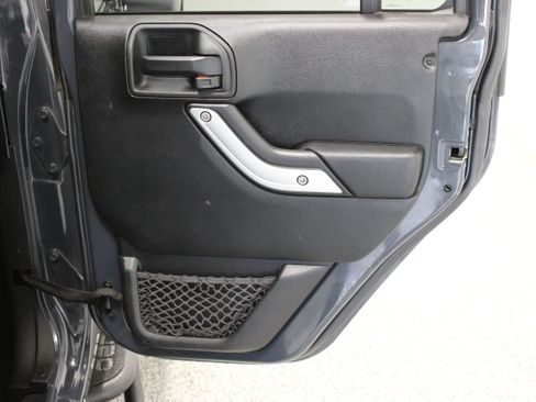 Used 2017 Jeep Wrangler Unlimited Sahara w/ Quick Order Package 24E Chief AWD/4WD image 30