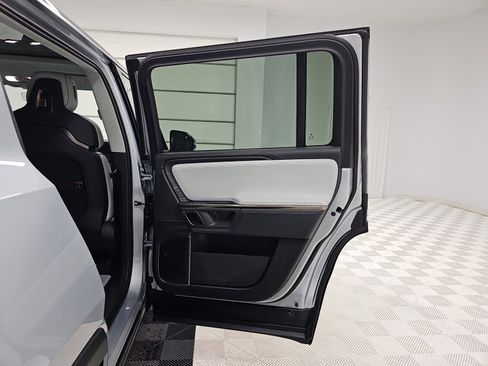 Used 2023 Rivian R1S Adventure image 19